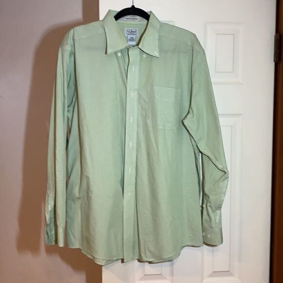 L.L. Bean green Button Down Long Sleeve Size Large - Picture 1 of 5